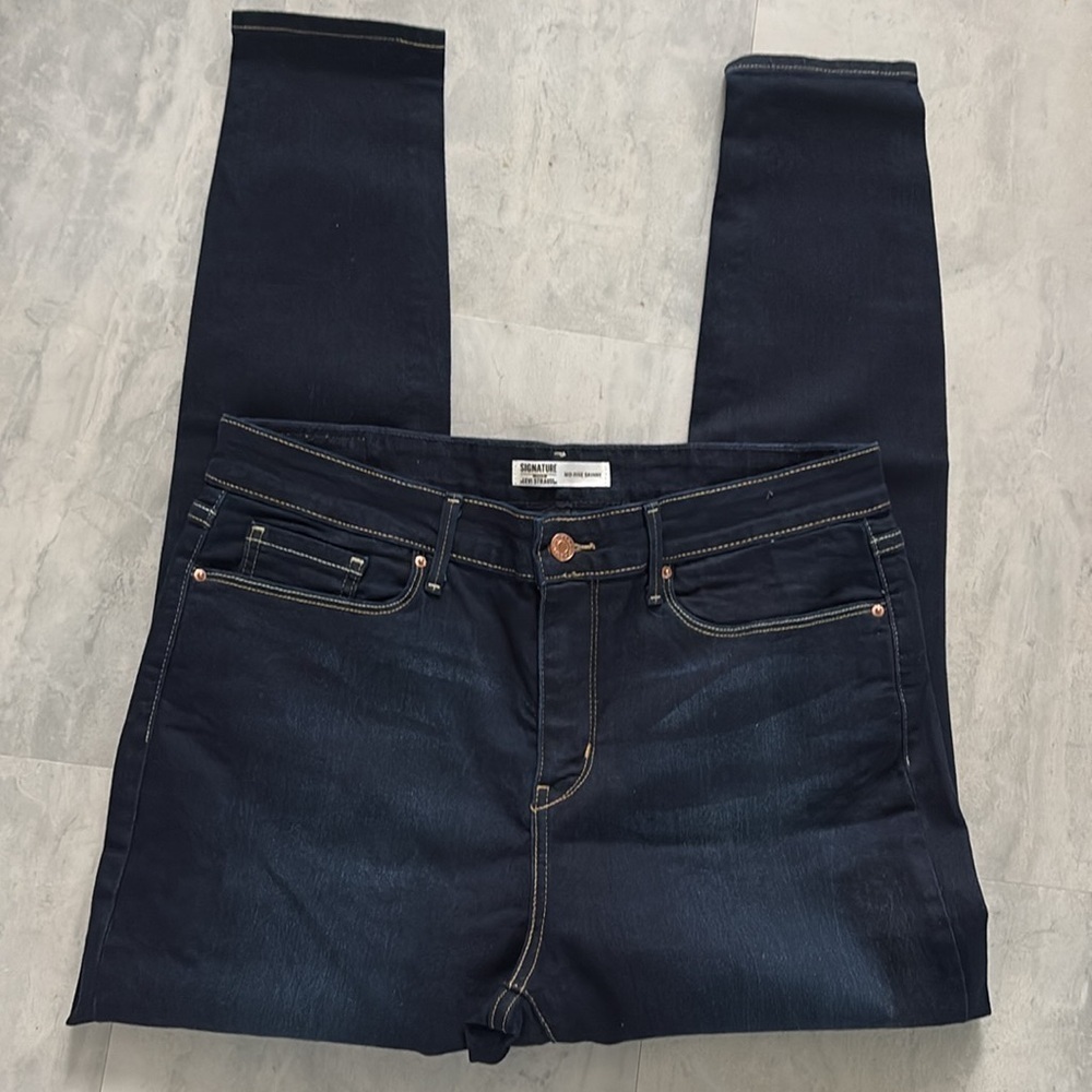 Levi Strauss signature series midrise Skinny dark wash slight fading & whisk